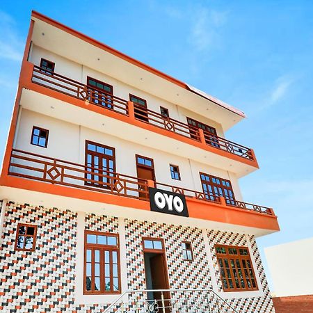 Hotel O Aradhya Galaxy Bhauli Kültér fotó
