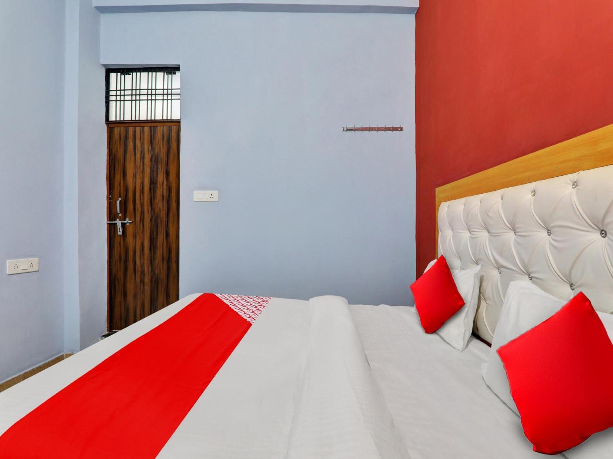 Hotel O Aradhya Galaxy Bhauli Kültér fotó