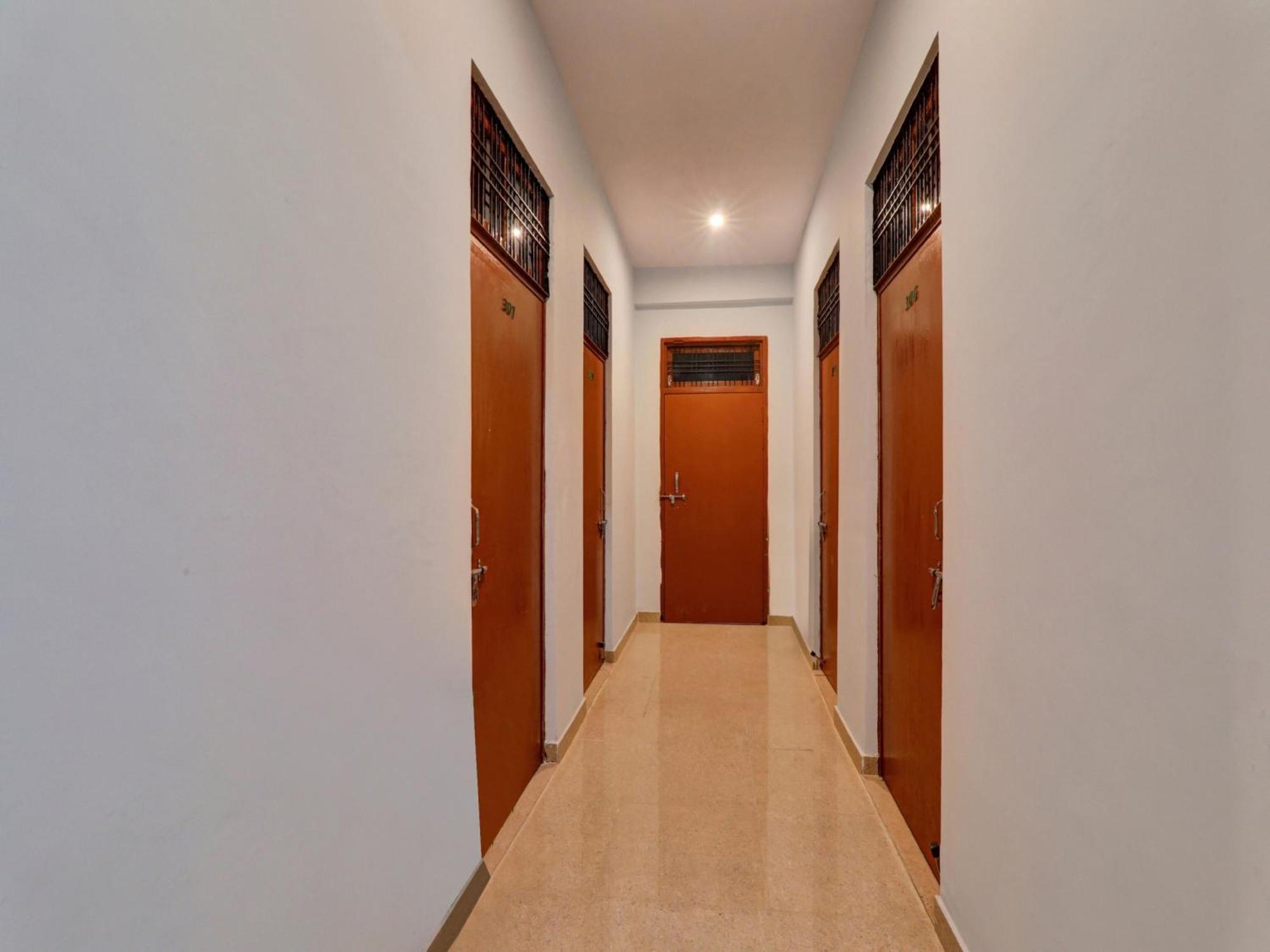 Hotel O Aradhya Galaxy Bhauli Kültér fotó