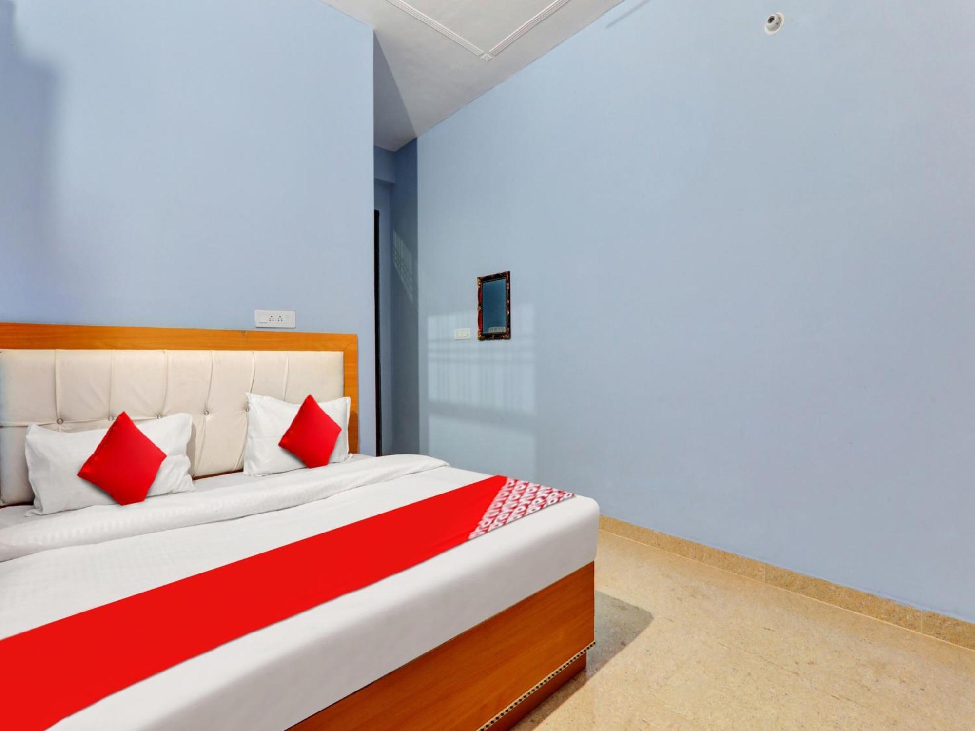 Hotel O Aradhya Galaxy Bhauli Kültér fotó