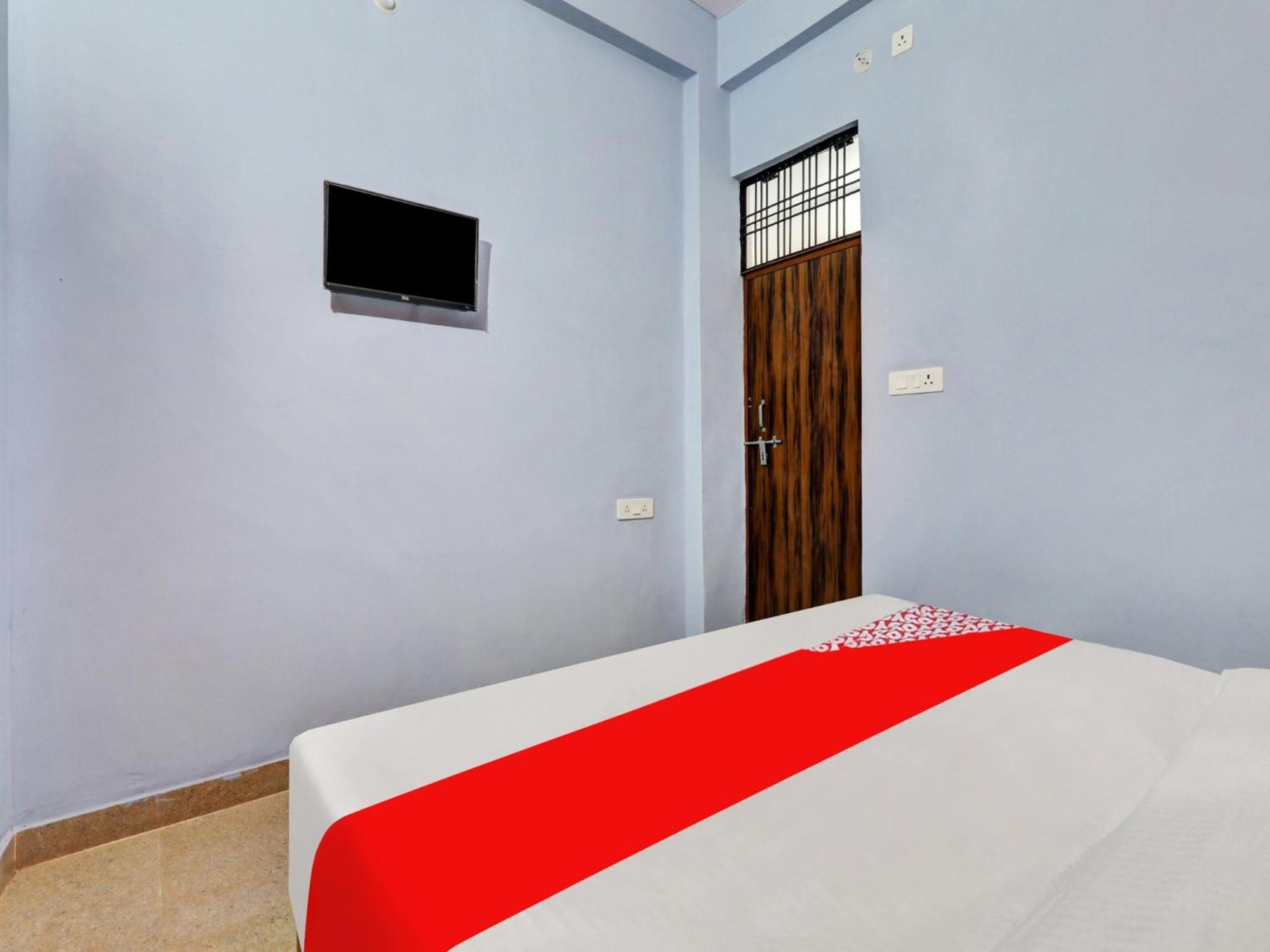 Hotel O Aradhya Galaxy Bhauli Kültér fotó